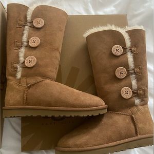 New!!! UGG Bailey Button Triplet II Boot